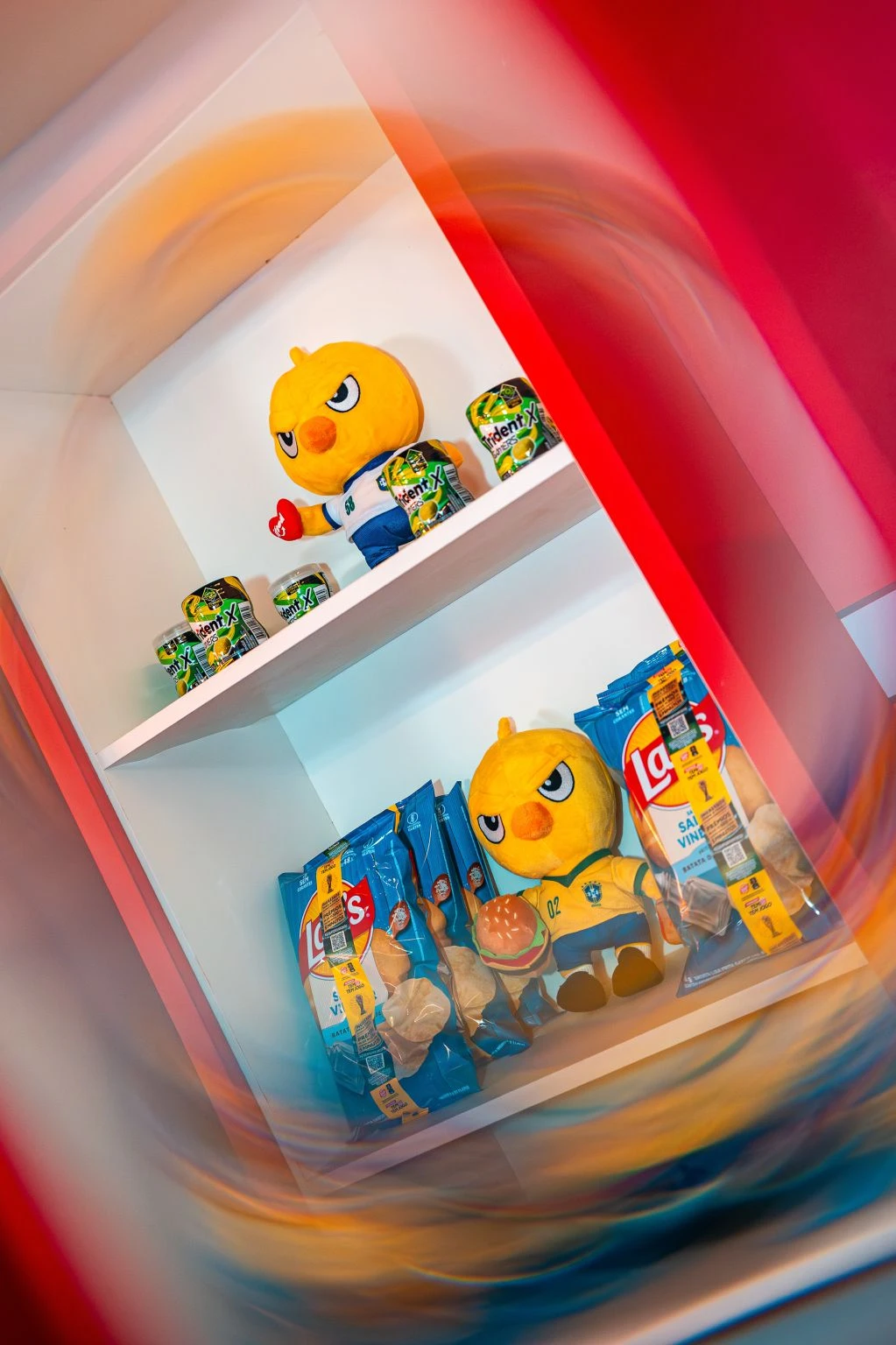 Canarinhos e produtos expostos na Estação de Customização